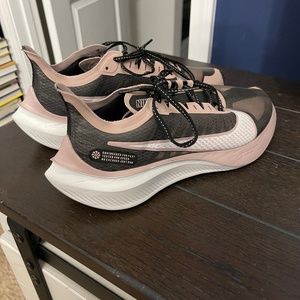 Blush & Black Nike Zoom Gravity